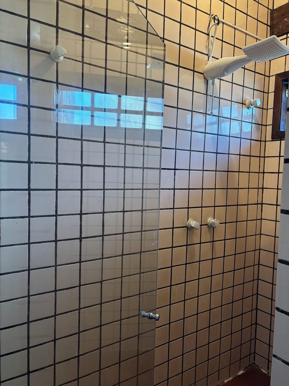 Triple Room, Multiple Beds, Pool View | Shared bathroom