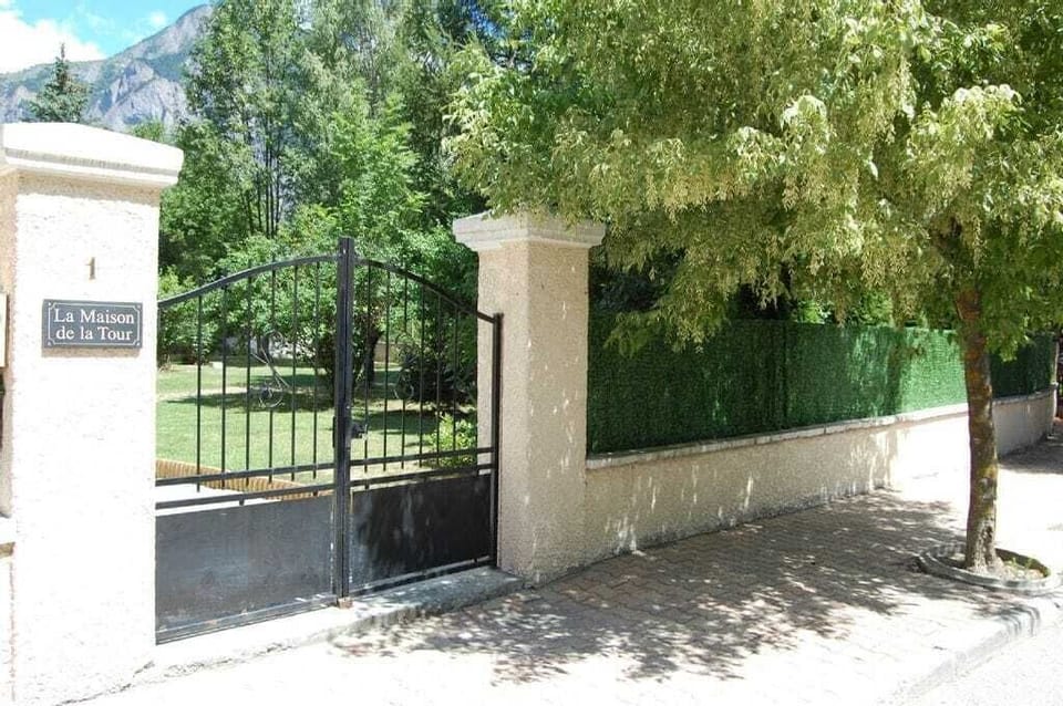 An impressive house with great location in the centre of Bourg d'Oisans