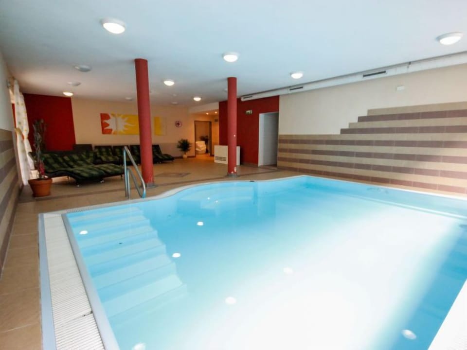 Pool Indoor