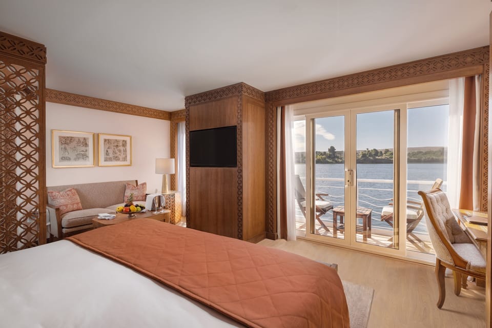 Suite | In-room safe, individually furnished