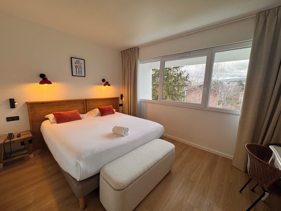 Premium bedding, individually decorated, individually furnished, desk