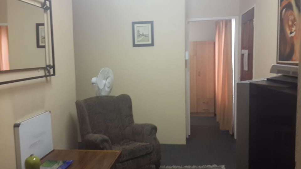 Budget unit (Ideal for Contractors) | WiFi, bed sheets