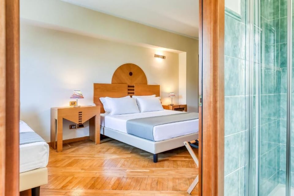 Superior Triple Room, Jetted Tub | Frette Italian sheets, premium bedding, down comforters, pillowtop beds