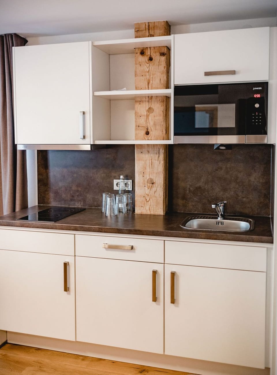 Family Studio, Kitchenette | Private kitchen