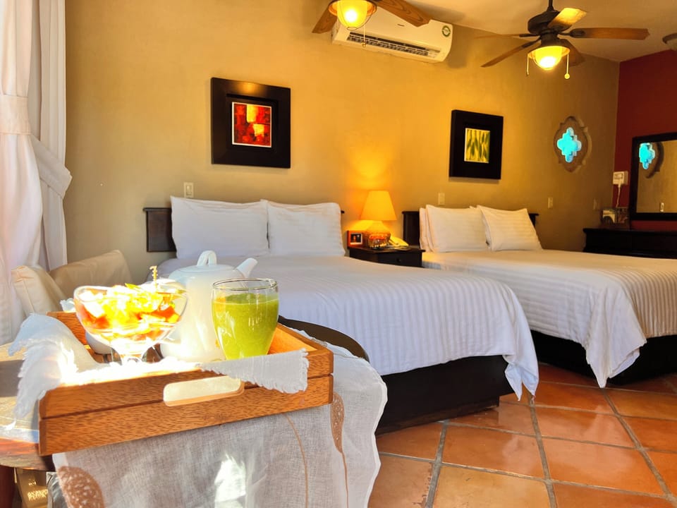 Suite 2 Queen Beds, Terrace y/o Balcony, Kitchenette, Upperfloor. | Premium bedding, down comforters, Select Comfort beds, minibar