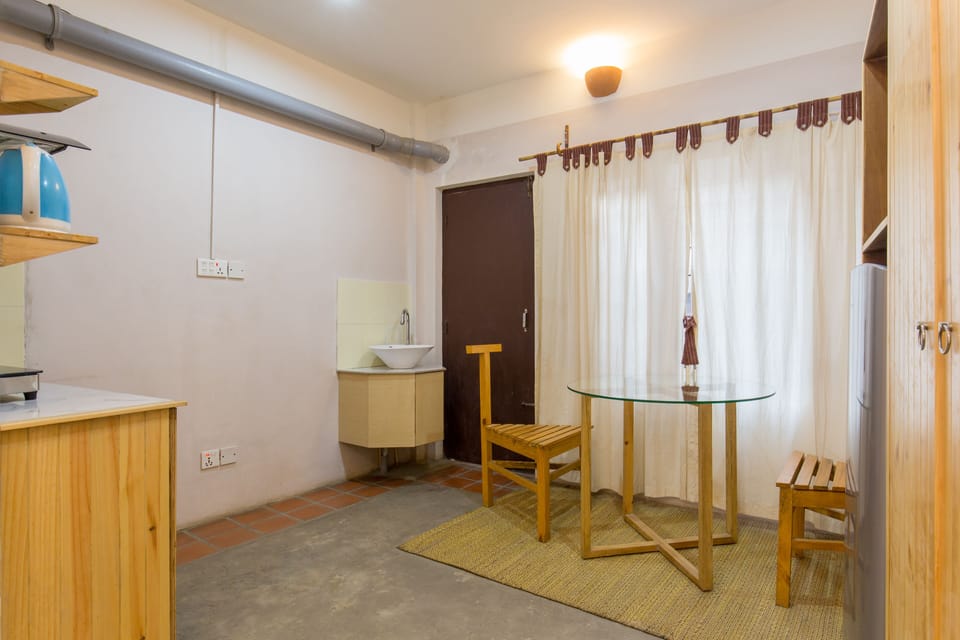 Room | In-room dining