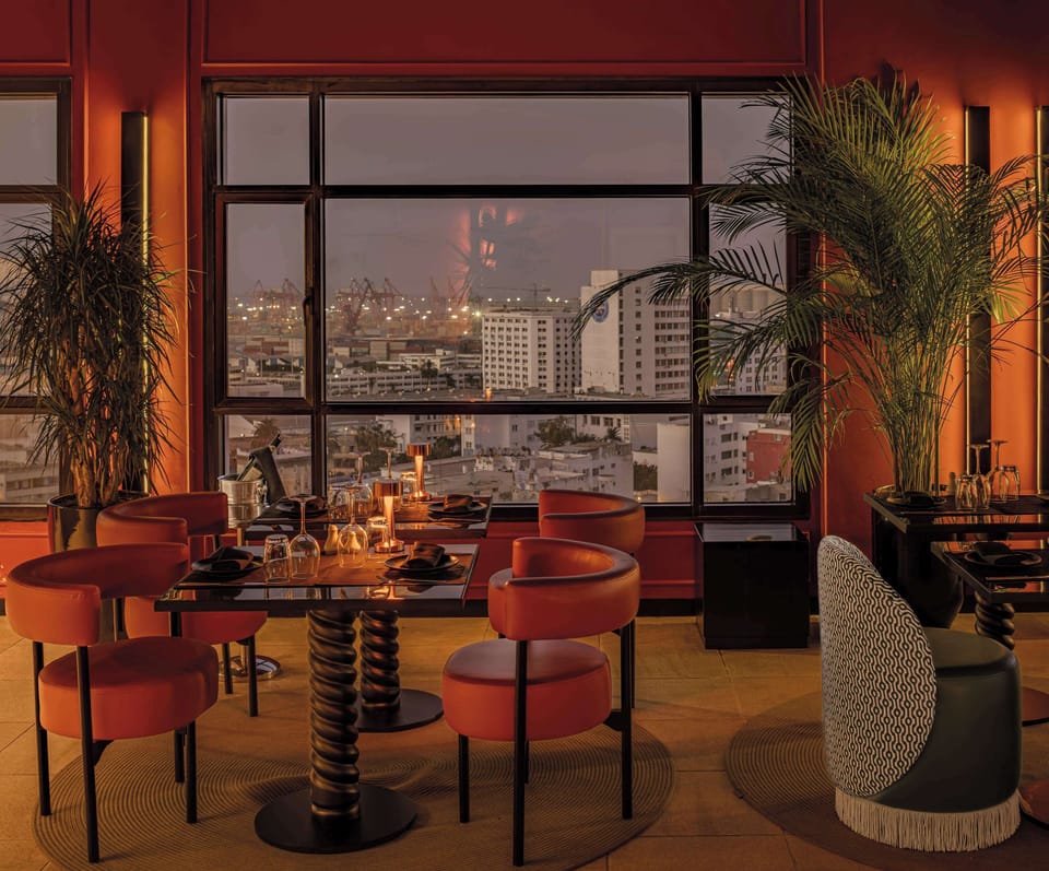 2 restaurants; breakfast, lunch, and dinner served