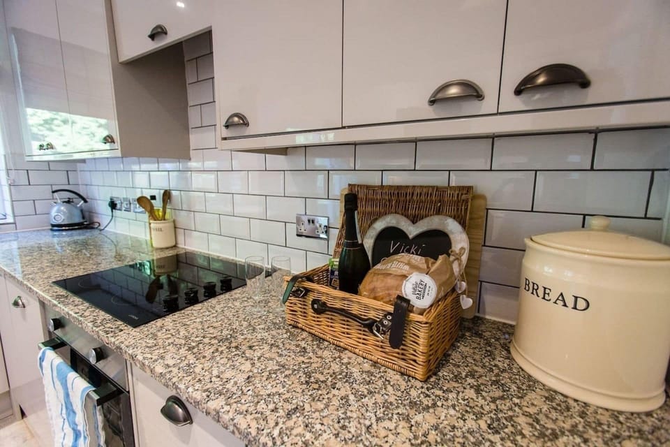 Apartment | Private kitchen | Fridge, microwave, oven, stovetop