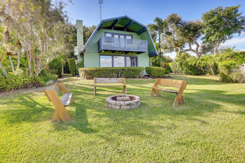 Exterior | Waterfront Yard | Fire Pit w/ Seating | Lake Access