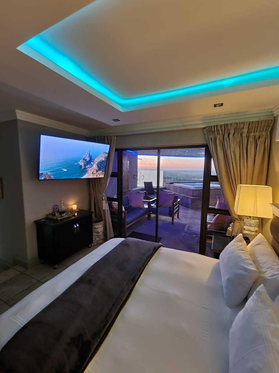Honeymoon Suite WB1 (Private Hot Tub) | Egyptian cotton sheets, premium bedding, down comforters