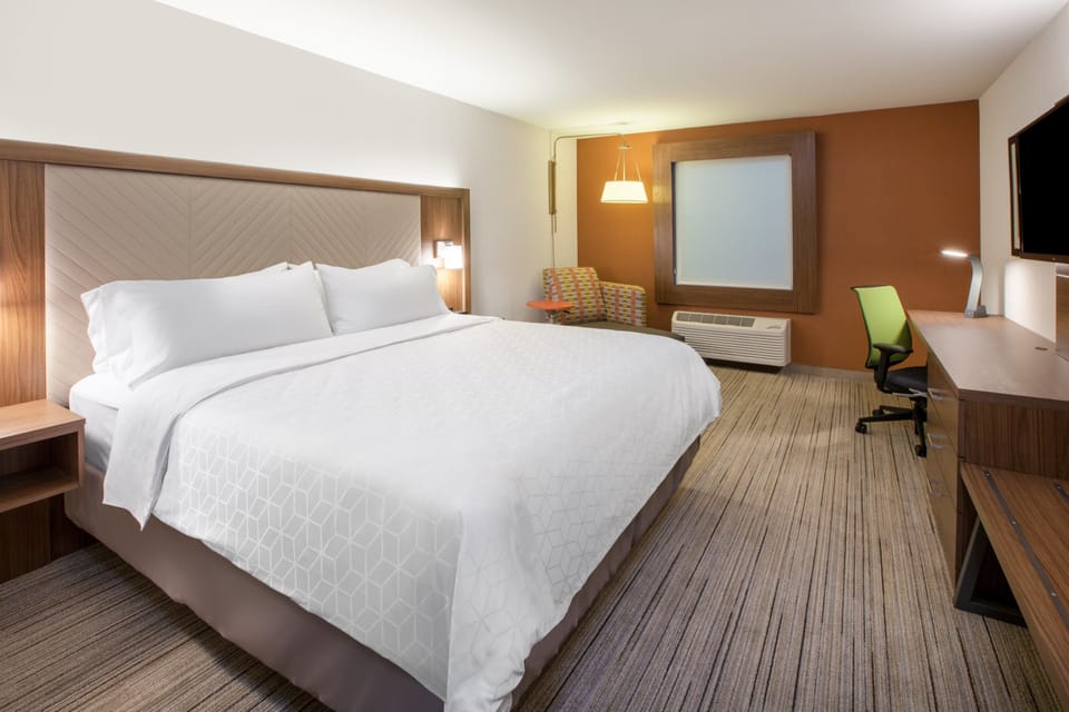 Blackout drapes, iron/ironing board, free WiFi, bed sheets