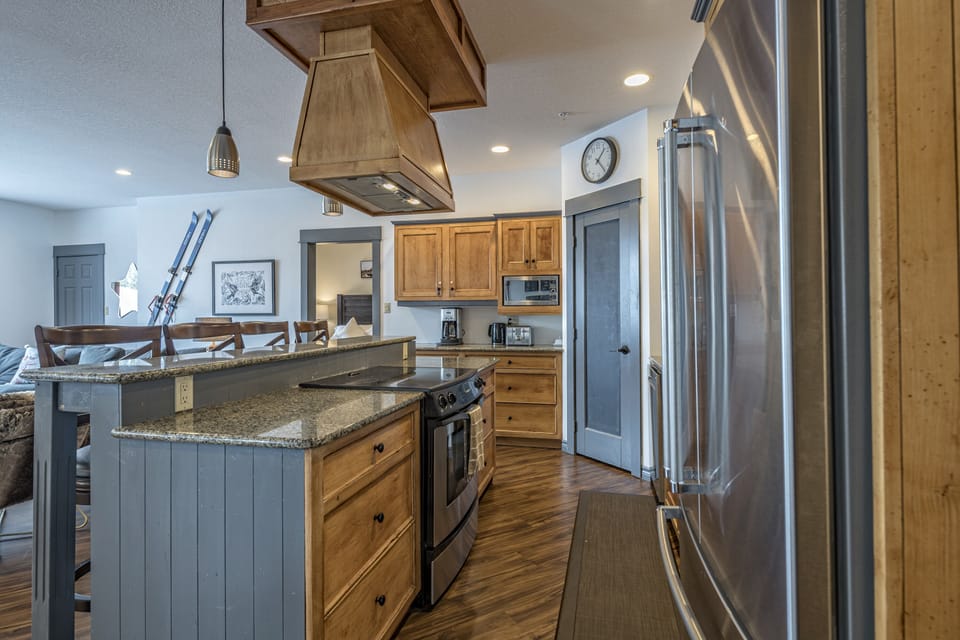 Open Concept for Easy Entertaining 