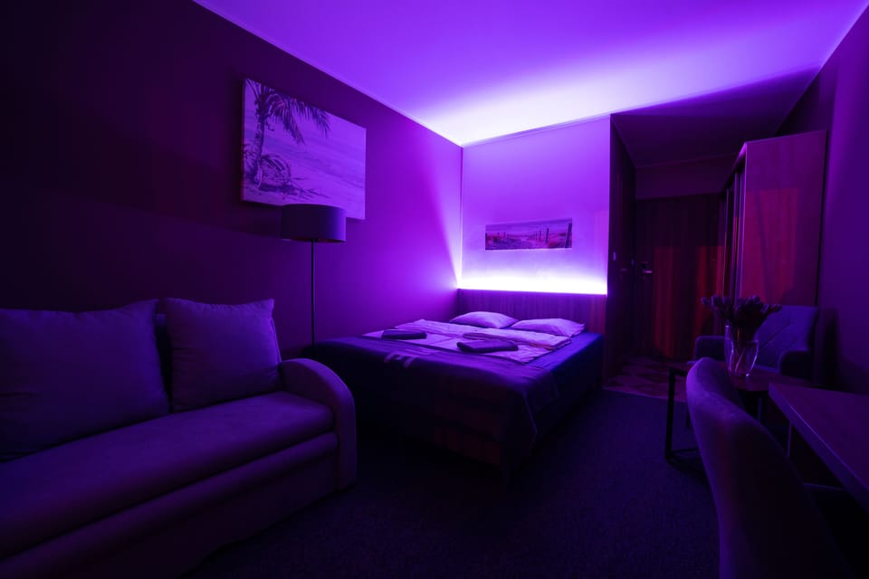 Soundproofing, free WiFi, bed sheets