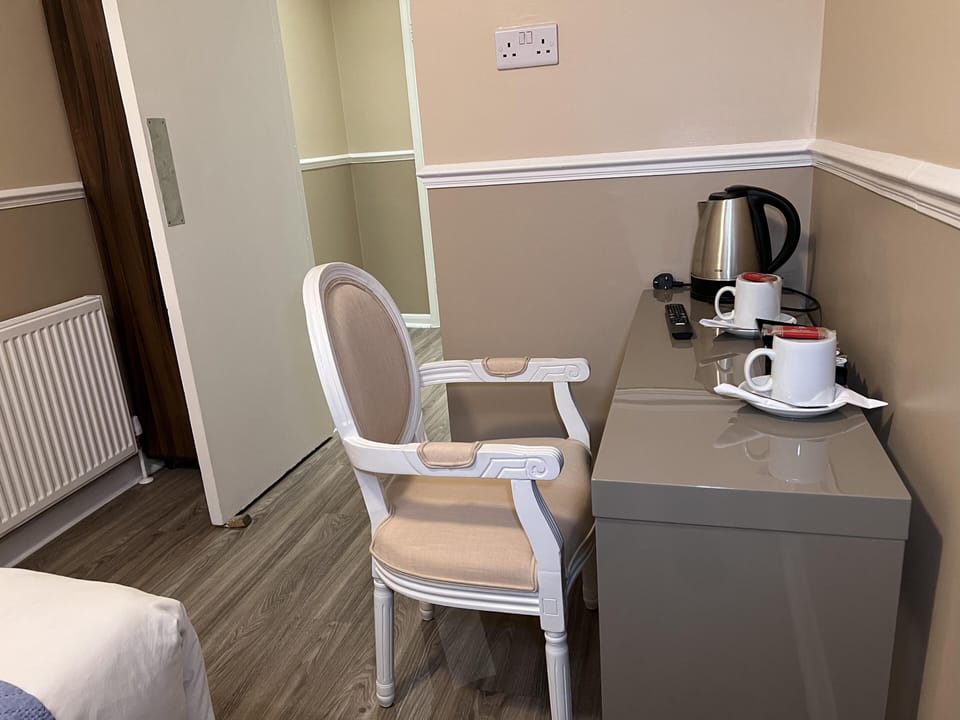 Double Room | Desk, soundproofing, iron/ironing board, free WiFi