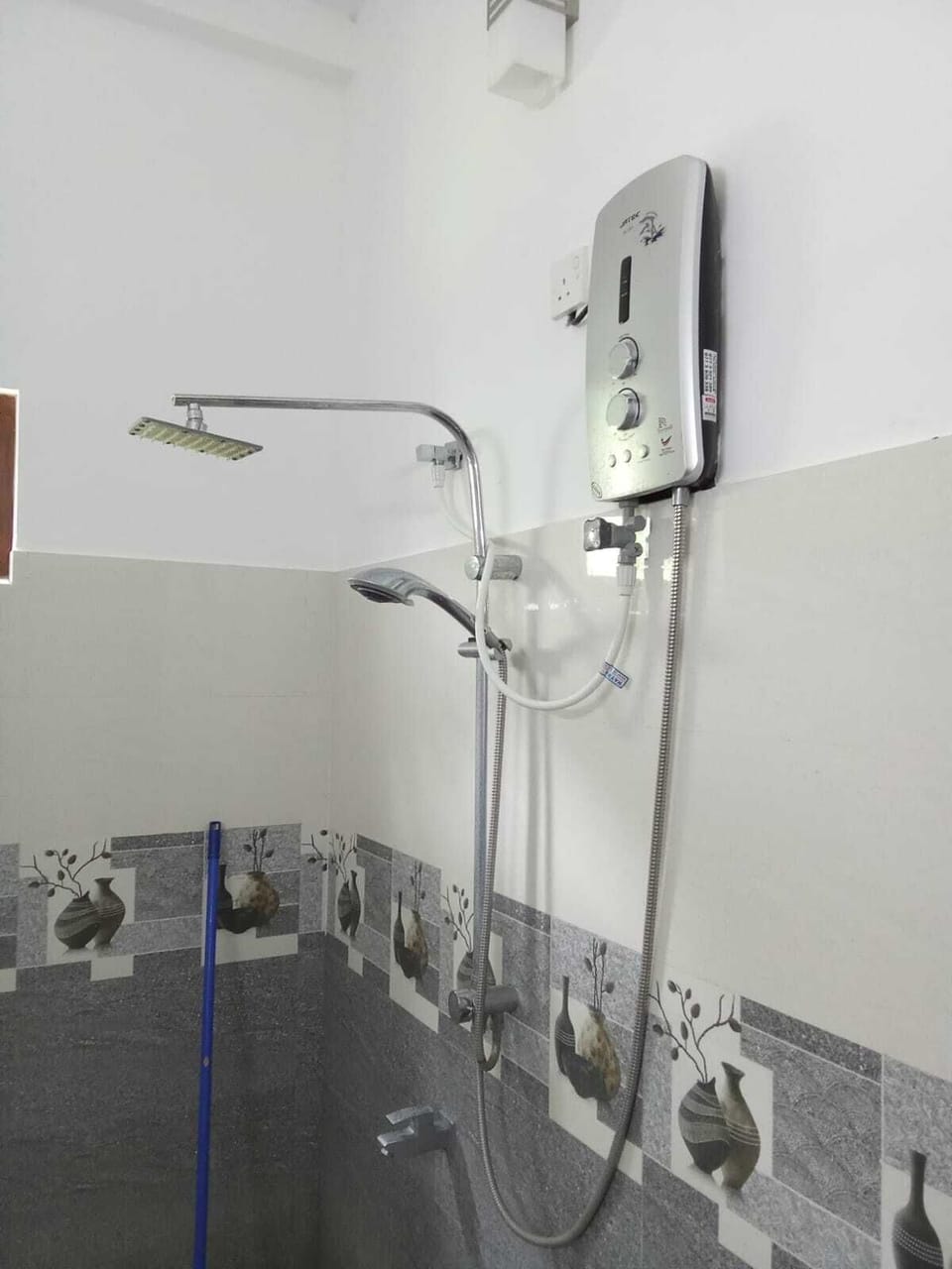 Comfort Room | Bathroom | Shower, hydromassage showerhead