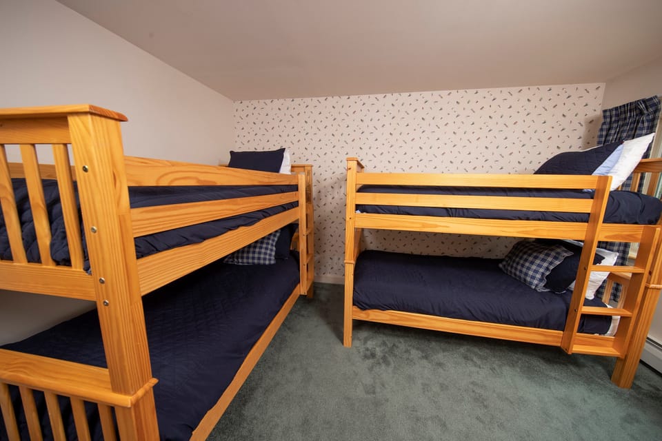 Should you have a preferred bedding arrangement, please do let us know!