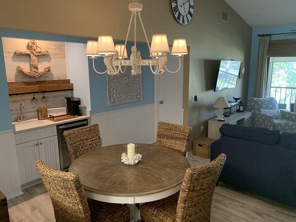Dining Area with Wet Bar and Mini Fridge