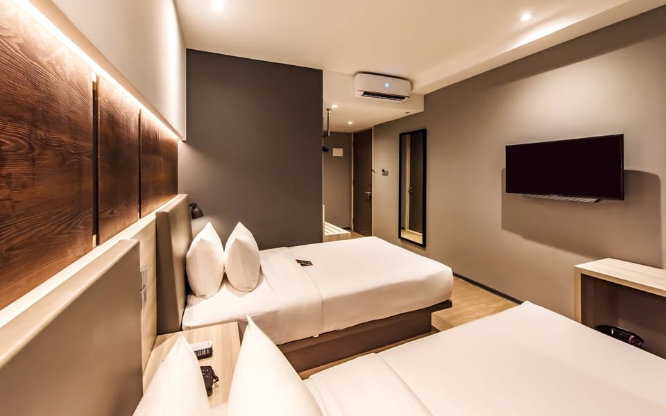 Superior Twin Room | Desk, blackout drapes, soundproofing, free WiFi