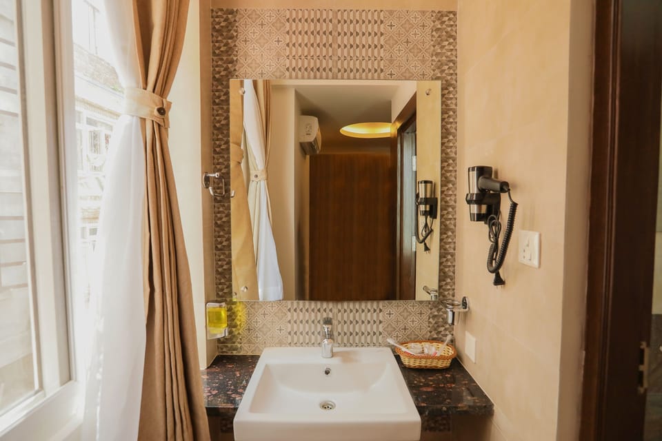 Shower, hydromassage showerhead, slippers, towels