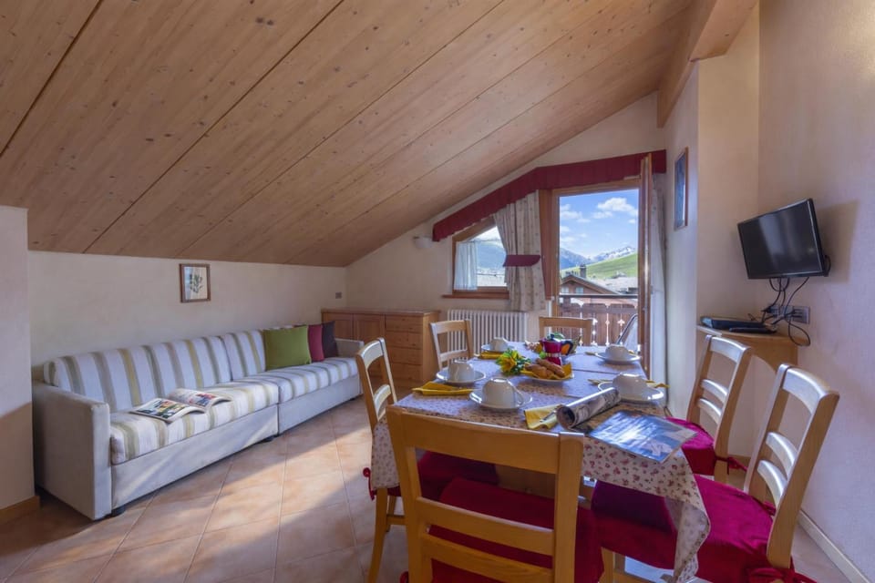 Living room with access to the balcony