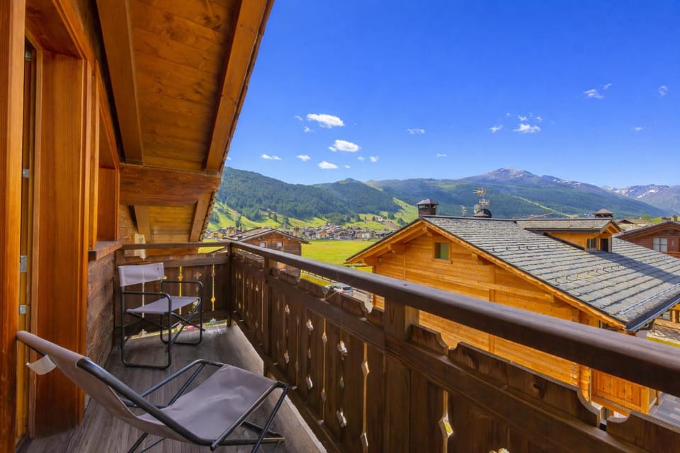 Balcony with mountain view