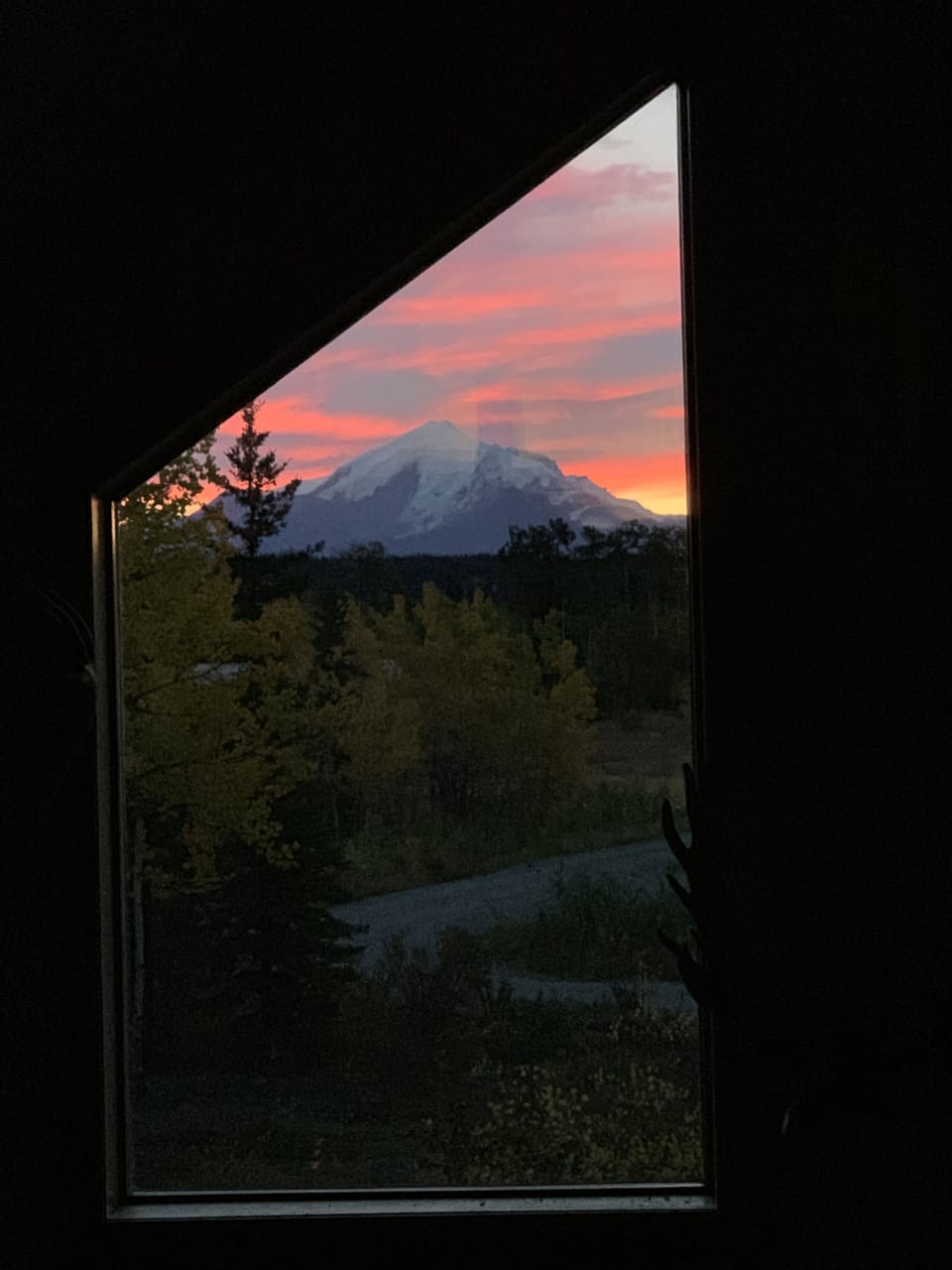 Deluxe Cabin | Mountain view