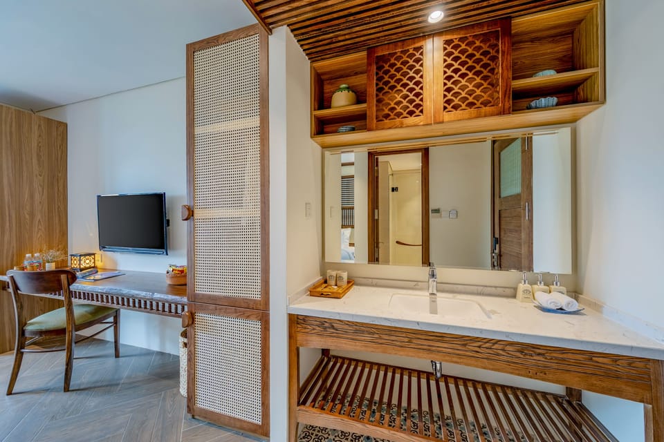 Minibar, desk, blackout drapes, iron/ironing board (on request)
