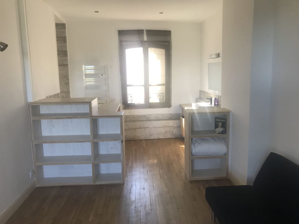 Panoramic Double Room, Hill View | Living area