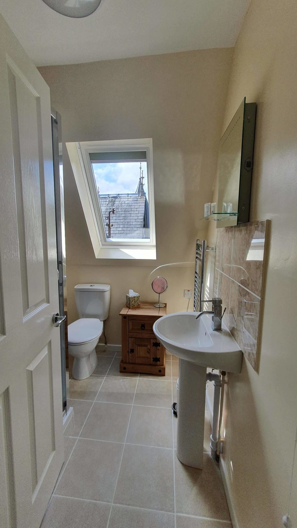 Mountain View-Rowan suite (floor 3) | Bathroom shower