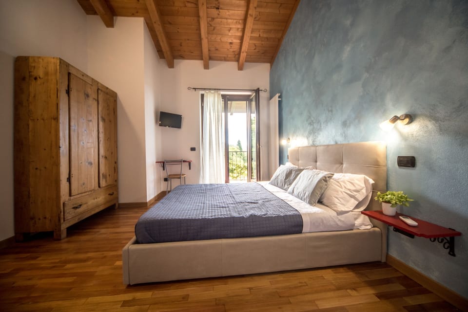 Family Room, Lake View (Edera) | Free WiFi, bed sheets