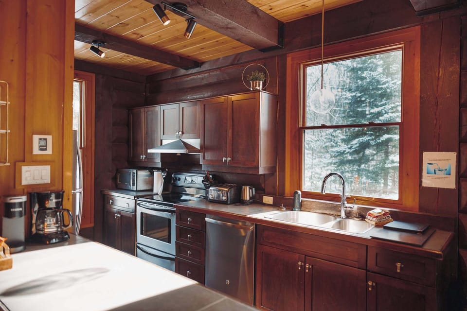 Cuisine toute équipée / Fully furnished kitchen