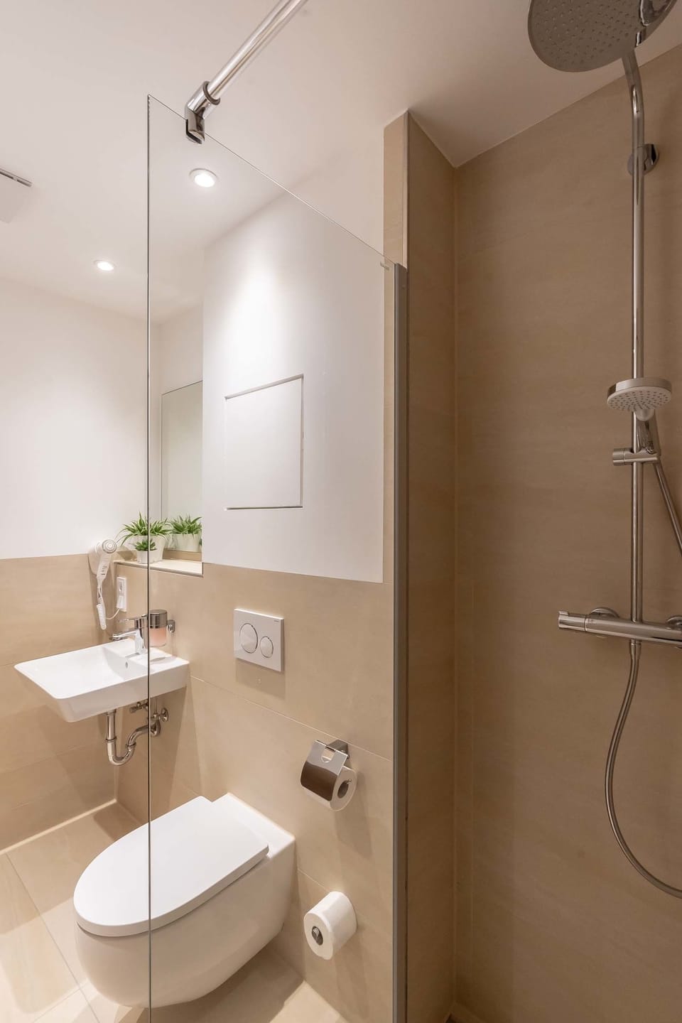 Shower, free toiletries, hair dryer, towels