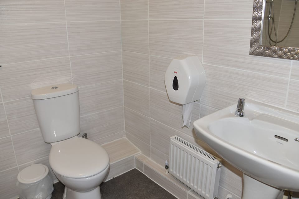 Family Room | Desk, iron/ironing board, free WiFi, bed sheets