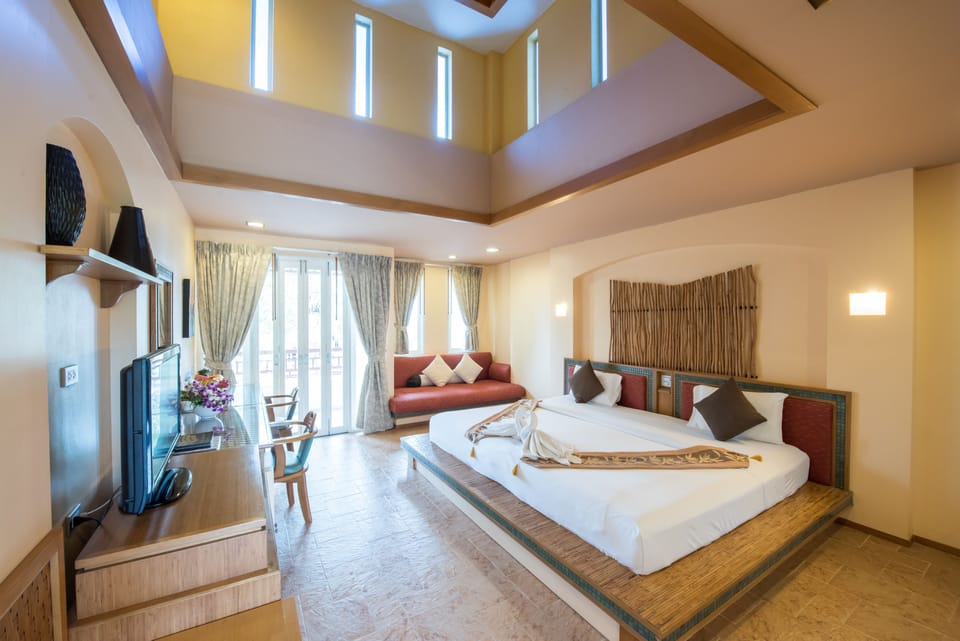 Deluxe Double or Twin Room, Pool View | Premium bedding, Select Comfort beds, minibar, in-room safe