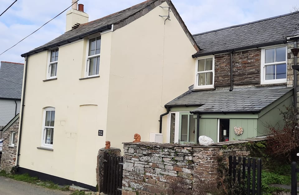 The cottage frontage

