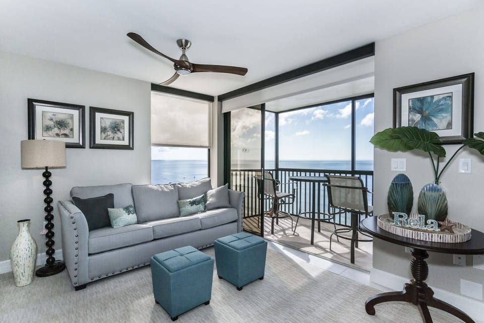 den area to lanai sleeper sofas with beautiful views of the Gulf of Mexico