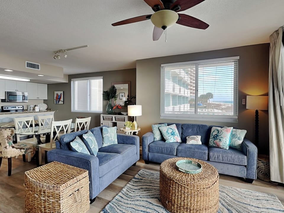 Living Area - Comfortable Seating