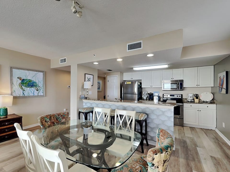 Dining Area - Table for Six