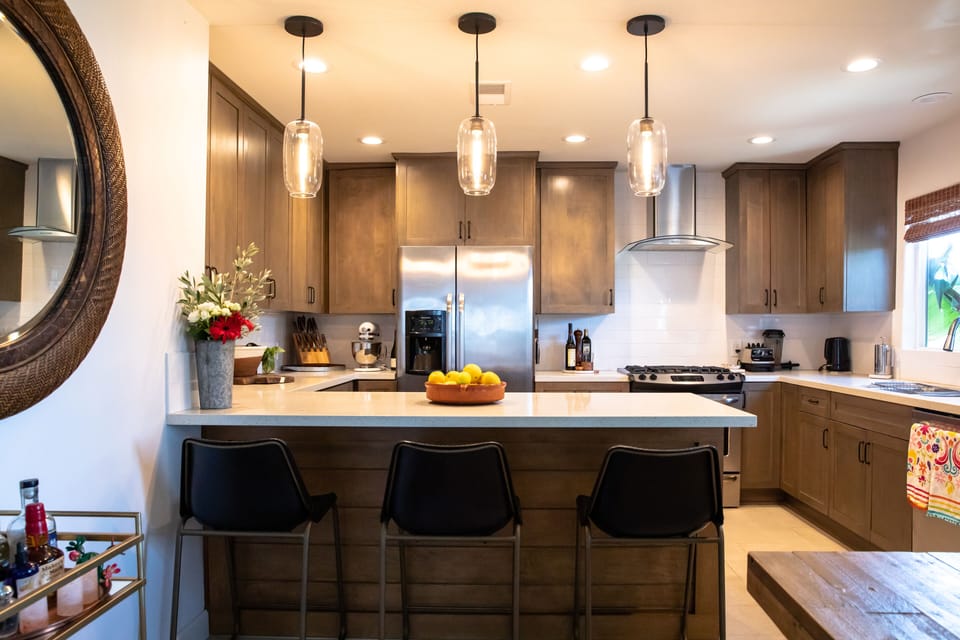 Kitchen with 3 bar stools