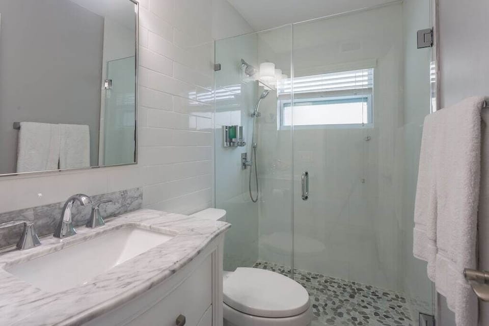 Mainfloor Bathroom