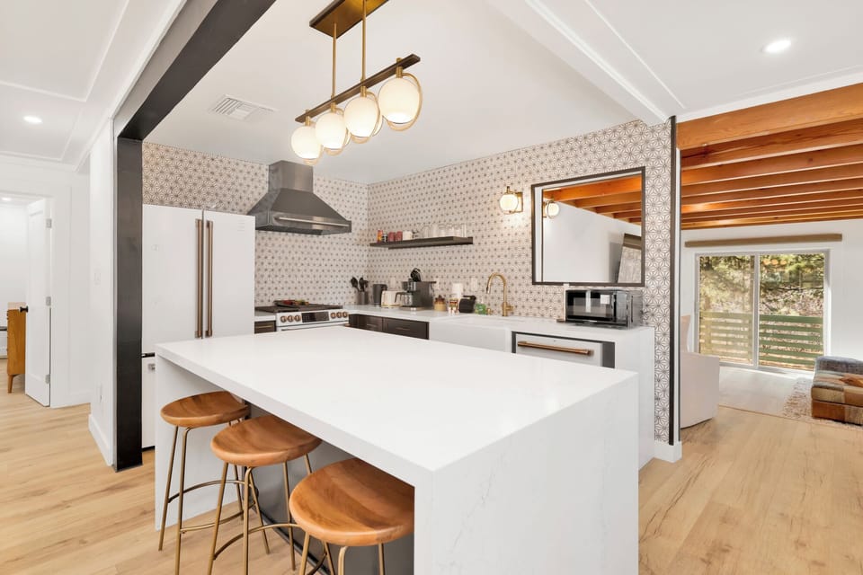 House, Multiple Beds, Balcony, Mountain View (234) | Private kitchen
