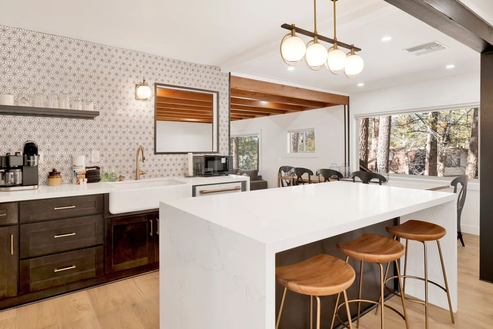 House, Multiple Beds, Balcony, Mountain View (234) | Private kitchen