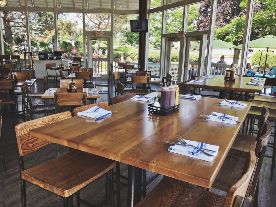2 restaurants; breakfast, lunch, dinner, and brunch served