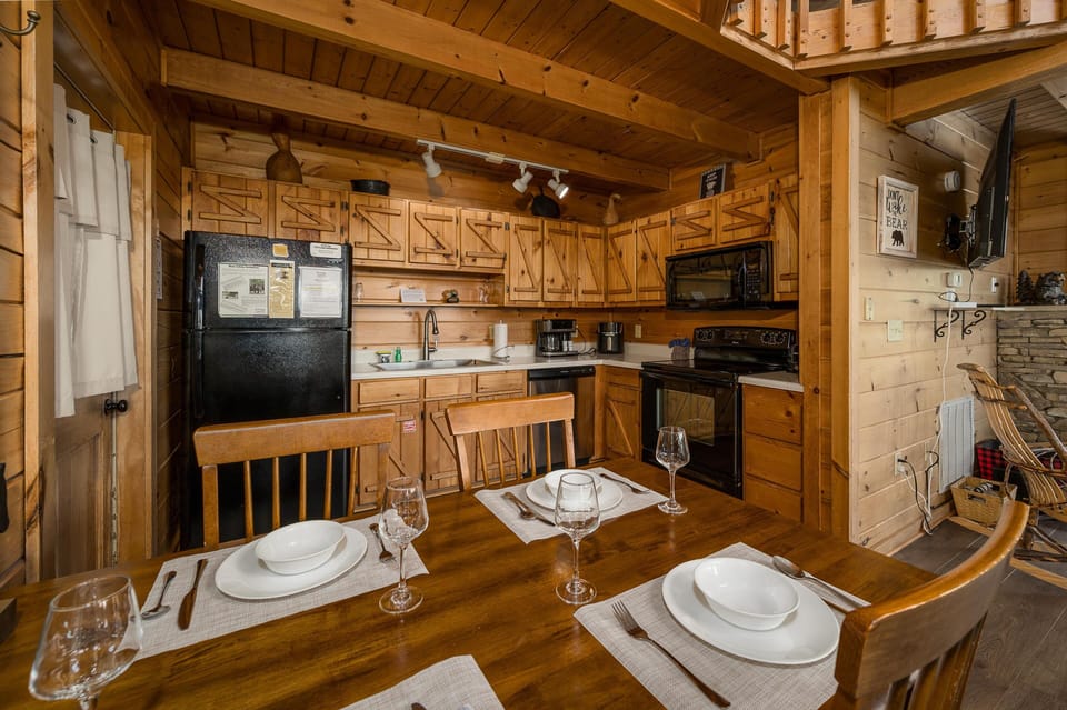 Kitchen/Dining Area