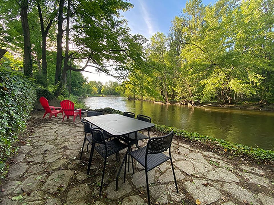 Riverside terrace on the Huron - accessible with stairs