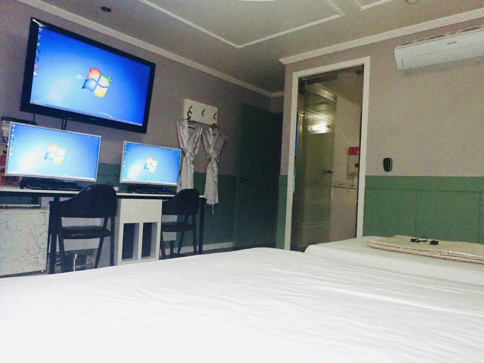 Twin Room (Couple PCs) | Room amenity