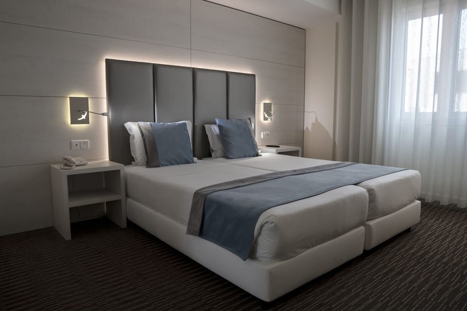 Deluxe Edition Twin/Double Sea View | Free minibar items, in-room safe, individually decorated, desk