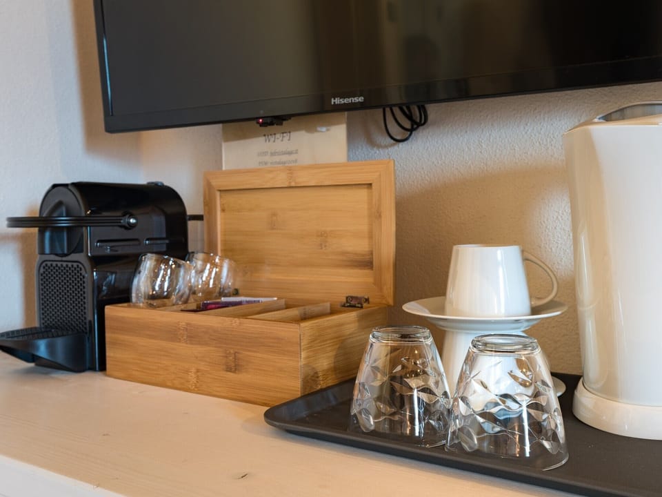 Classic Double Room (El Lac) | In-room dining