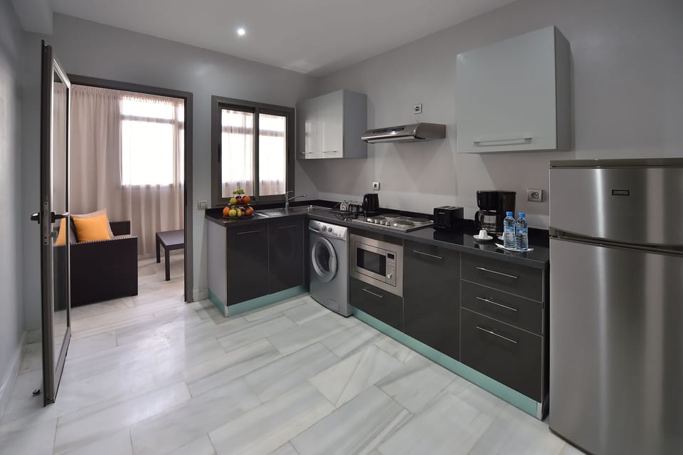 Suite, Balcony (Le Blue) | Private kitchen | Espresso maker, coffee/tea maker, electric kettle