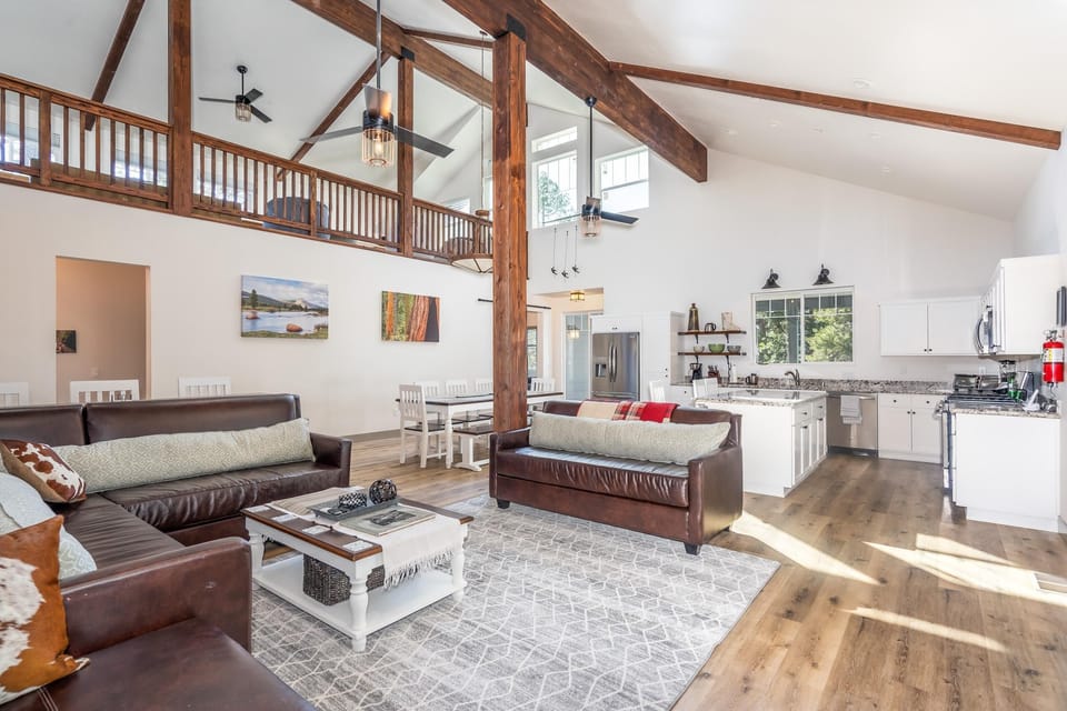 El Capitan Loft House in Yosemite Park Way